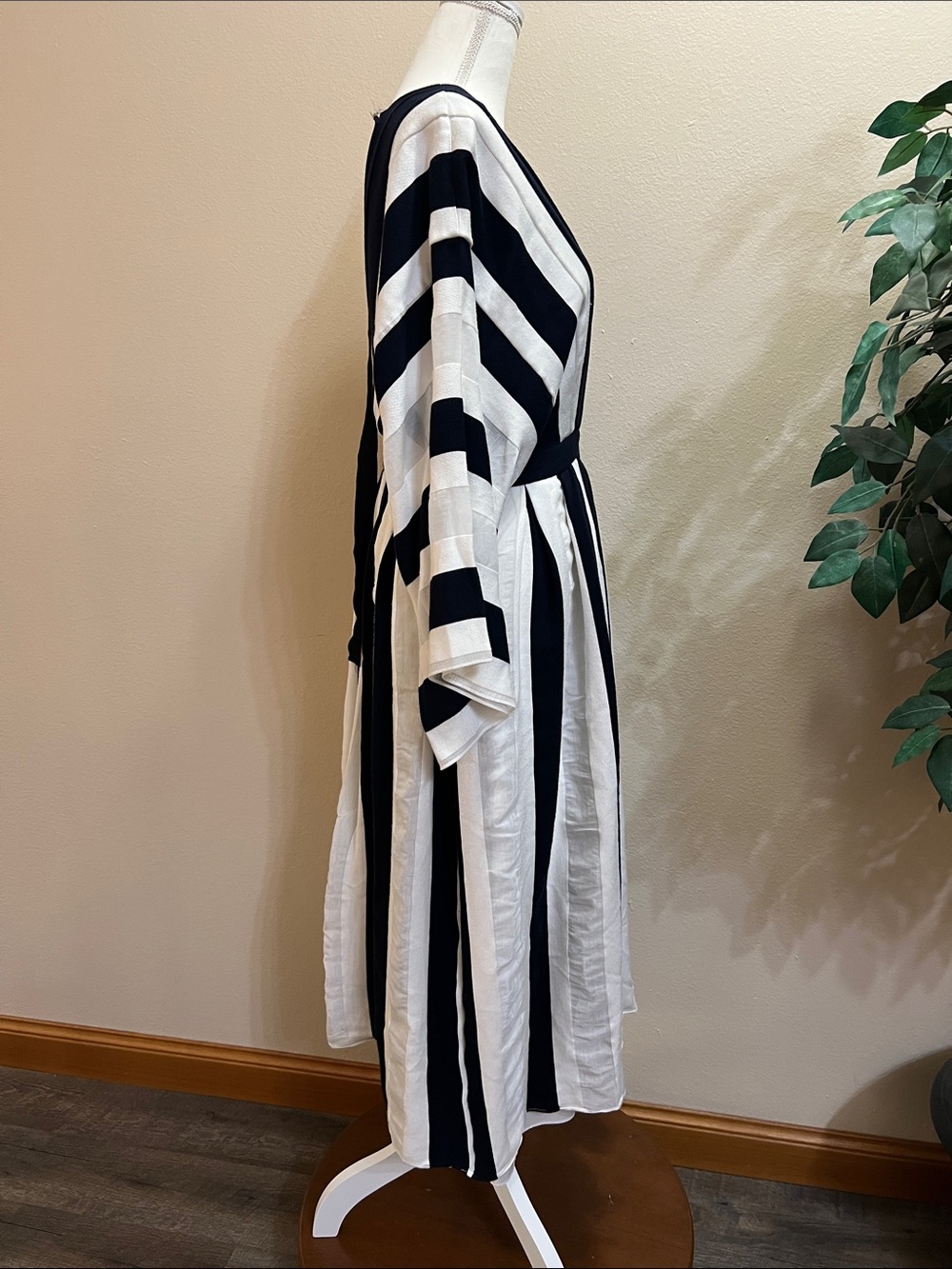 ADAM LIPPES Collective Dress Navy Stripe Kimono Sleeve Double V Pockets Size 14 - Picture 11 of 17